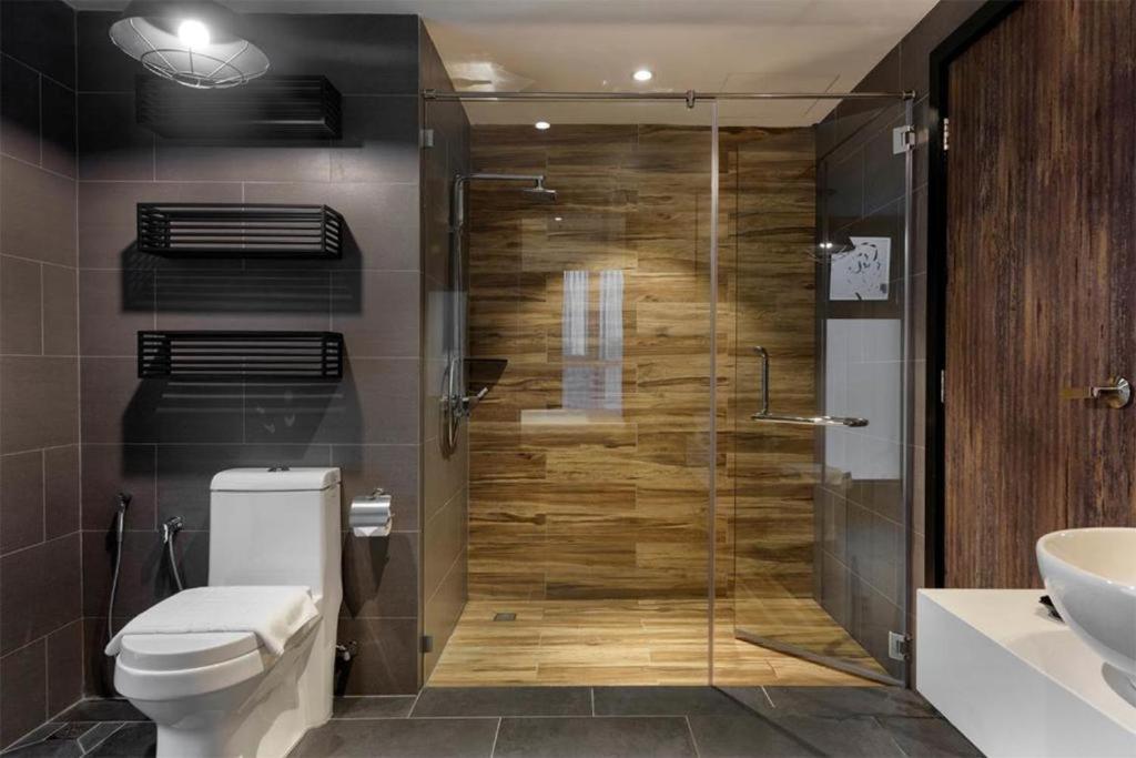 Exclusive Business Suite @ M Summit 191 George Town Exterior photo
